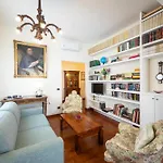 Bright Flat Close To The Centre