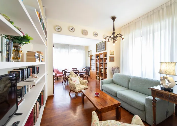 Bright Flat Close To The Centre